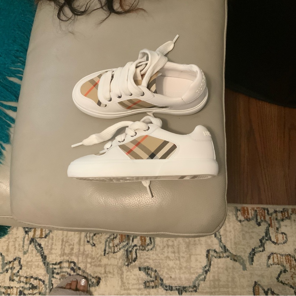 Burberry Kids Sneakers in White and Tan Check